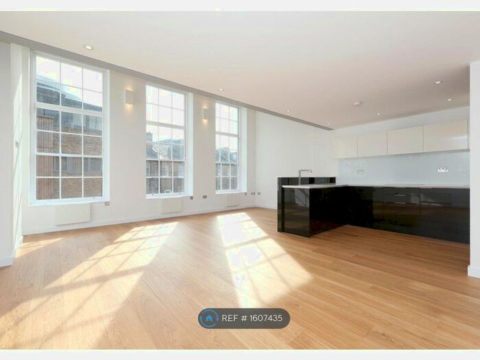 4 Bedroom Flat To Rent In Block A, London, N7