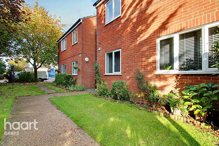 2 Bedroom Maisonette To Rent In Tyssen Place, South Ockendon, RM15
