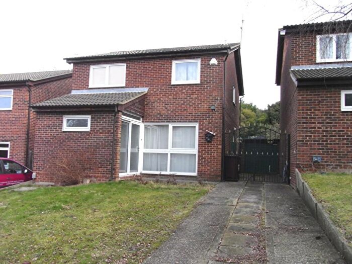 4 Bedroom House To Rent In Benson Close, Reading, RG2