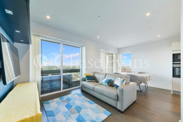 2 Bedroom Flat To Rent In York Way, London, N7