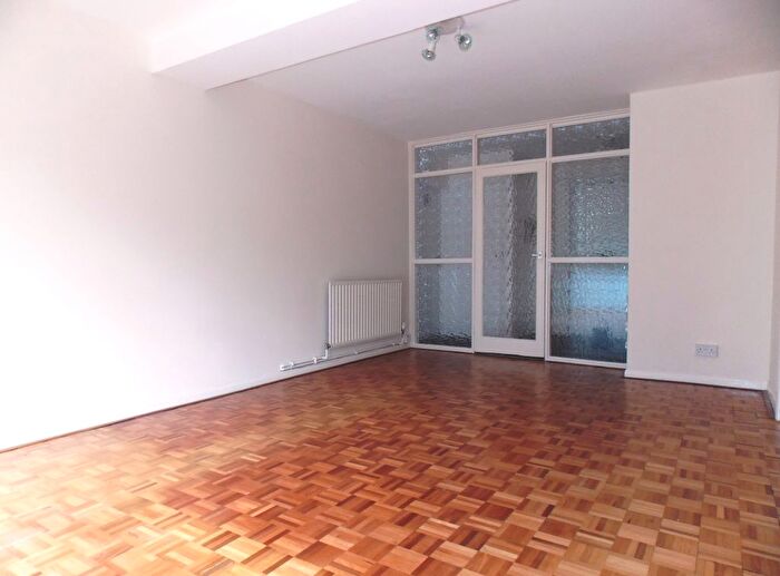 2 Bedroom Flat To Rent In Copers Cope Road, Beckenham, BR3