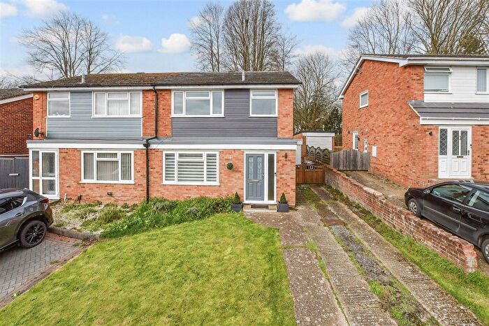 3 Bedroom Semi-Detached House For Sale In Ragstone Road, Bearsted, Maidstone, Kent, ME15