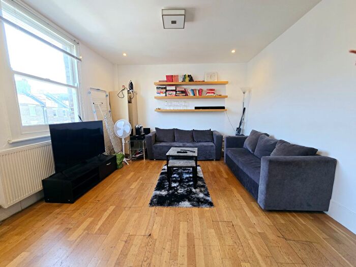 3 Bedroom Flat To Rent In Huddleston Road, Tufnell Park, N7
