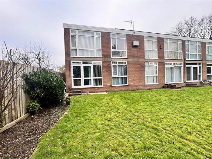1 Bedroom Apartment For Sale In Stanley Close, Hall Green, Birmingham, B28