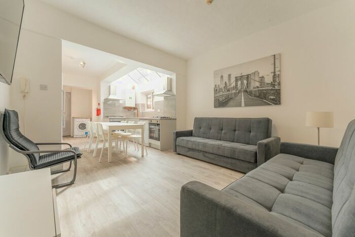 7 Bedroom Terraced House To Rent In Tiverton Road, Selly Oak, Birmingham, B29