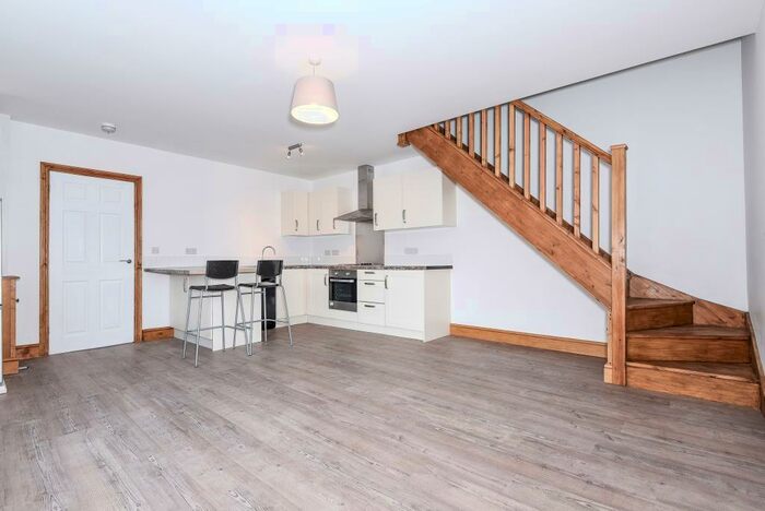 2 Bedroom Terraced House To Rent In Henley-on-Thames, Oxfordshire, RG9