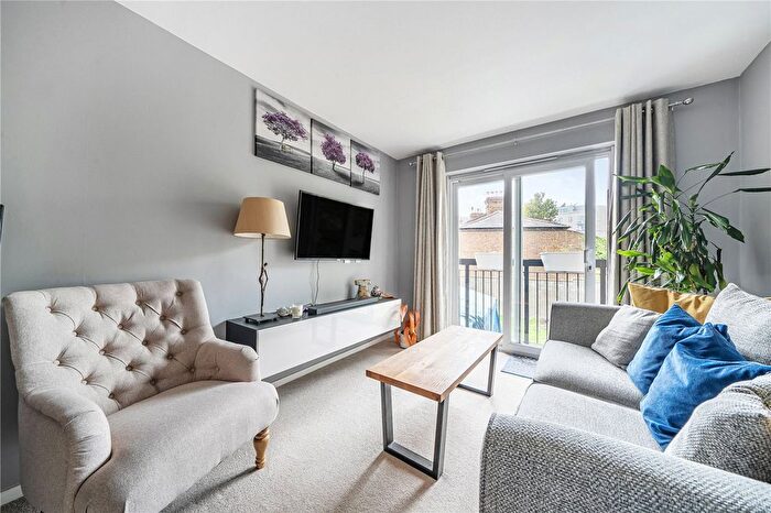2 Bedroom Flat For Sale In Westbourne Drive, London, SE23