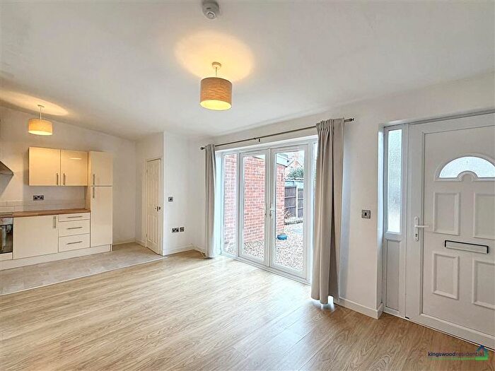 2 Bedroom Apartment To Rent In Trafalgar Road, Beeston, Nottingham, NG9