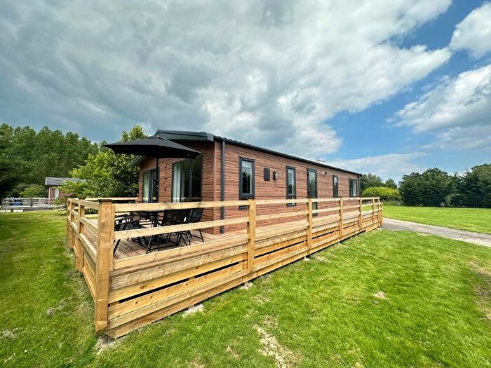 2 Bedroom Mobile/park Home To Rent In Headcorn Road, Biddenden, TN27