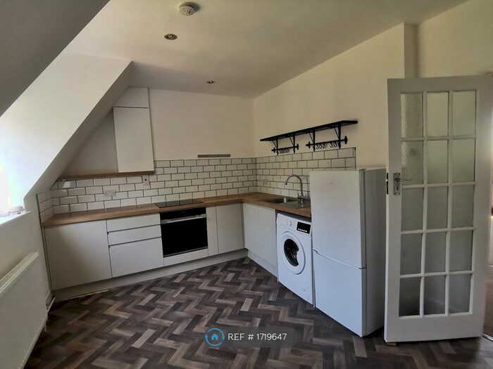 1 Bedroom Flat To Rent In Waldenshaw Road, London, SE23