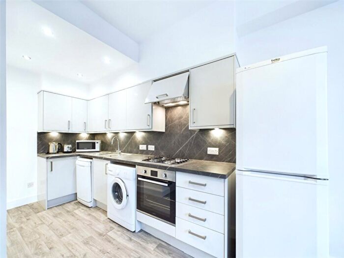 1 Bedroom Apartment To Rent In Murdoch Terrace, Fountainbridge, Edinburgh, EH11