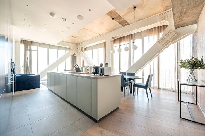 2 Bedroom Flat To Rent In Manhattan Loft Apartments, Stratford, London, E20