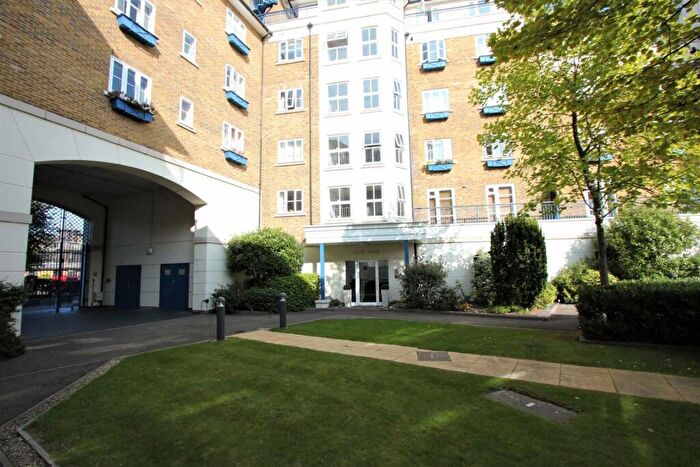 1 Bedroom Flat To Rent In Victory Place, Limehouse, E14