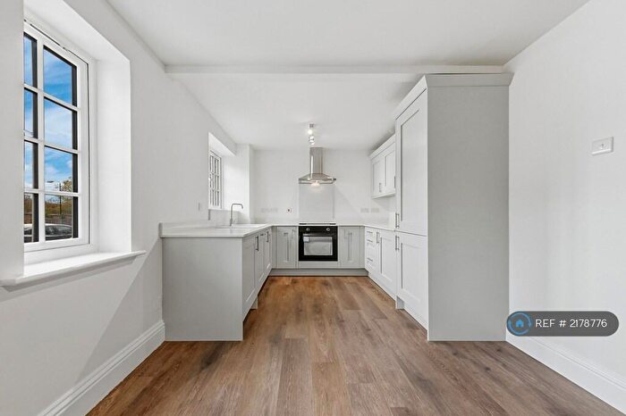 2 Bedroom Flat To Rent In Gilbert Close, Shooters Hill, SE18