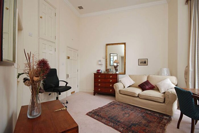 Studio To Rent In Knaresborough Place, Earls Court, London, SW5