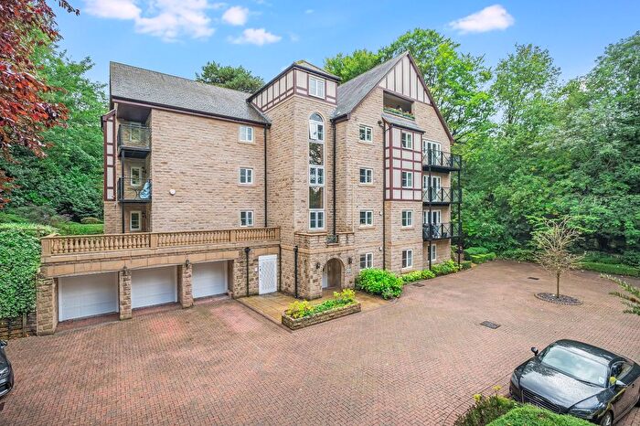2 Bedroom Flat For Sale In Clifton Road, Ilkley, West Yorkshire, LS29