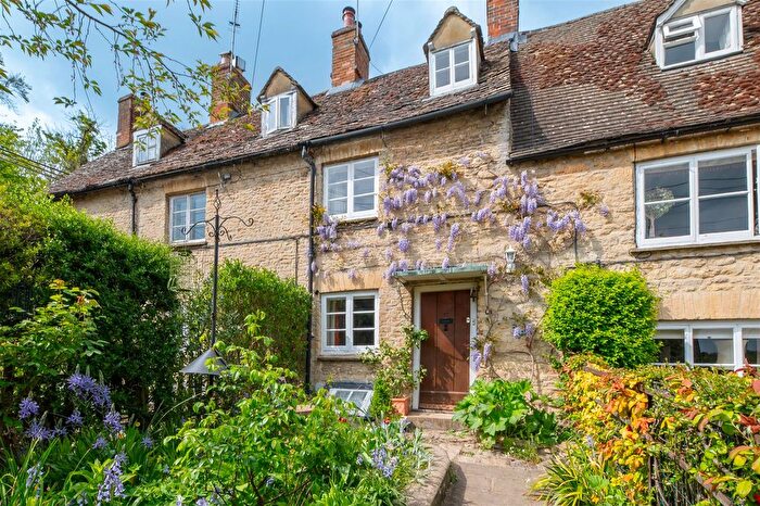 3 Bedroom Property For Sale In Manor Road, Woodstock, OX20