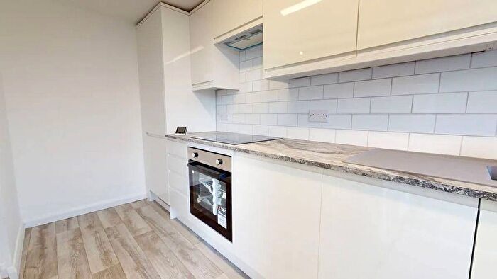 1 Bedroom Flat To Rent In Waddon Park Avenue, Waddon, Croydon, CR0