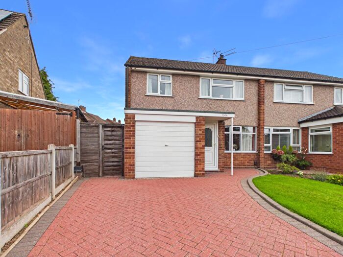 3 Bedroom Semi-Detached House For Sale In Birchover Way, Allestree, DE22