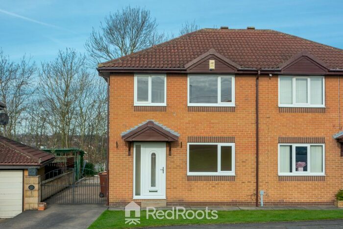 3 Bedroom Semi-Detached House To Rent In Meadow Croft, Hemsworth, Pontefract, West Yorkshire, WF9