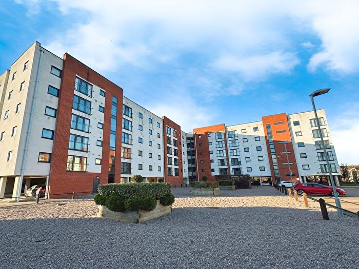 2 Bedroom Flat To Rent In Pilgrims Way, Salford, M50