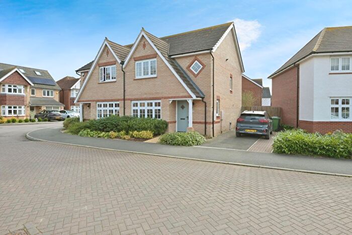 3 Bedroom Semi-Detached House For Sale In St. Edmunds Way, Hauxton, Cambridge, Cambridgeshire, CB22