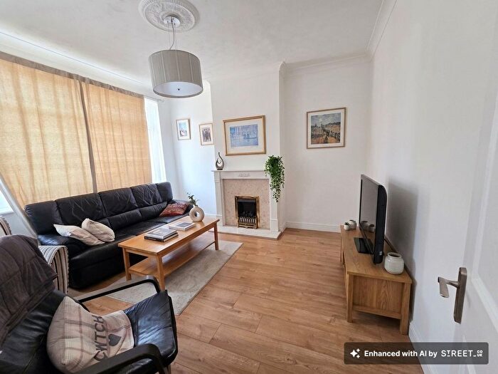 5 Bedroom Terraced House To Rent In Stockport Road, London, SW16