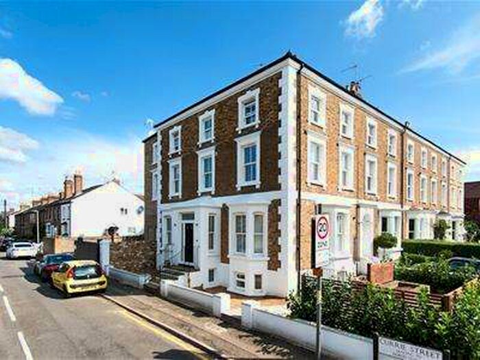 2 Bedroom Flat To Rent In Raynham House, Hertford, SG13