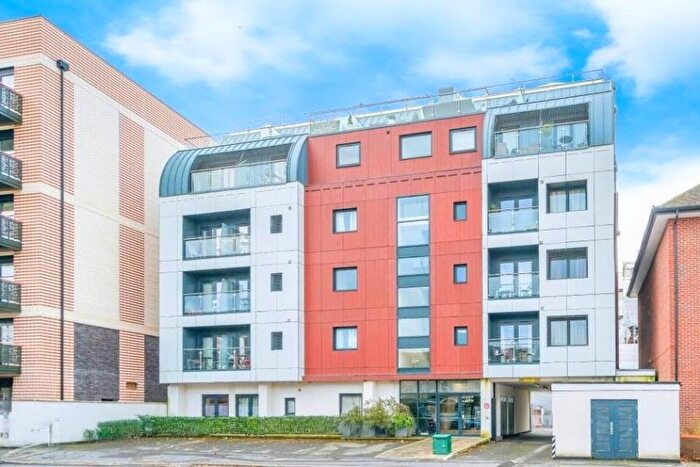 1 Bedroom Apartment To Rent In West Byfleet, Surrey, KT14