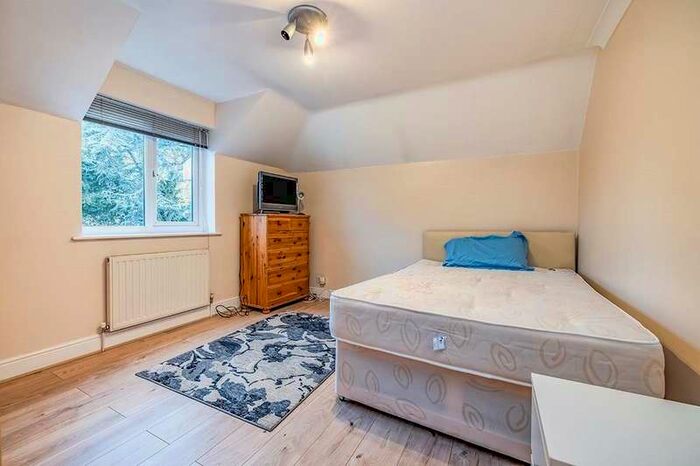 1 Bedroom Leisure Facility Commercial To Rent In Hempstead Road, Watford, Hertfordshire, WD17