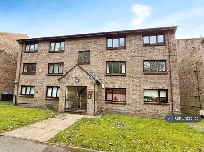 2 Bedroom Flat To Rent In Baildon Wood Court, Baildon, Shipley, BD17