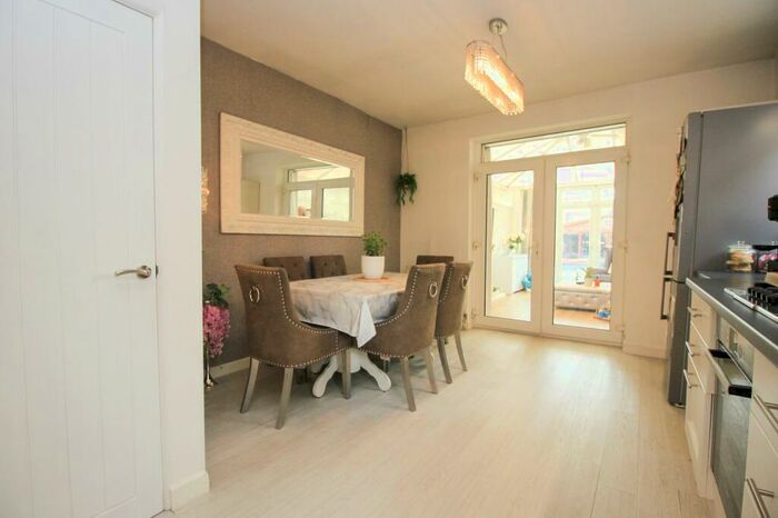 3 Bedroom Detached Bungalow For Sale In Whitworth Road, Bitterne Park, SO18