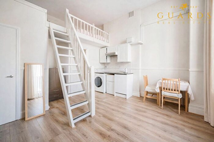 Studio To Rent In Flat, Cromwell House, Cromwell Road, London, SW5