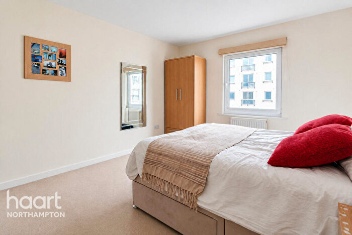 1 Bedroom Flat For Sale In Woolmonger Street, Northampton, NN1