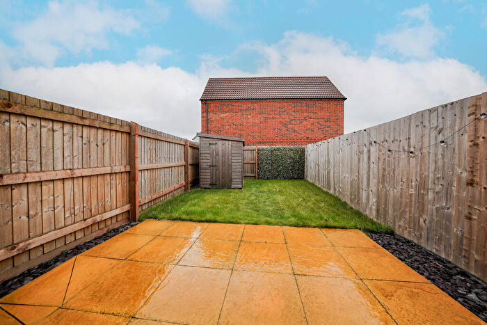 2 Bedroom End Of Terrace House To Rent In Mancetter Close, Kirby Muxloe, Leicester, Leicestershire, LE9