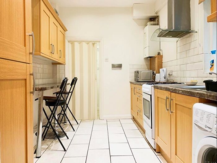 5 Bedroom House To Rent In Wells House Road, London, NW10