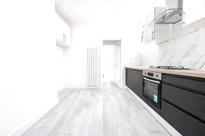 4 Bedroom House To Rent In Charlemont Road, London, E6