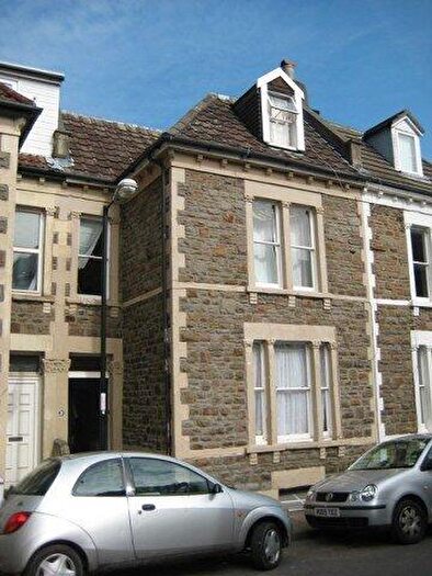 6 Bedroom Terraced House To Rent In Oakfield Grove Ref, BS8