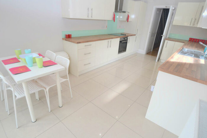 6 Bedroom Detached House To Rent In Loughborough Road, West Bridgford, NG2