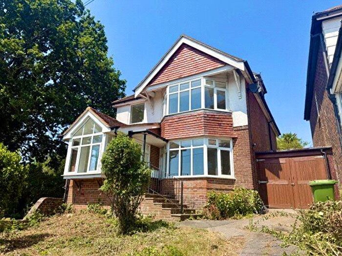 4 Bedroom Detached House To Rent In Bitterne Way, Southampton, Hampshire, SO19