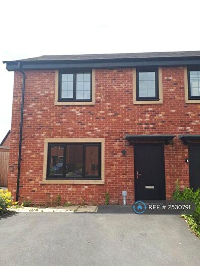3 Bedroom Semi-Detached House To Rent In Shire Croft, Westhoughton, Bolton, BL5