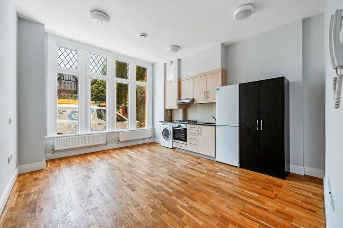 Studio To Rent In Uxbridge Road, Acton, W3