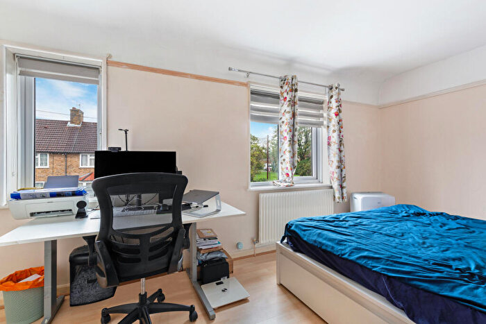 3 Bedroom Terraced House For Sale In Bordesley Road, Morden, SM4