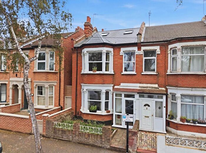 3 Bedroom Terraced House For Sale In Scotts Road, Leyton, E10