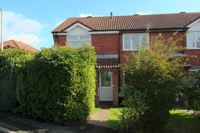 2 Bedroom End Of Terrace House To Rent In Drake Road, Ashford, Kent, TN24