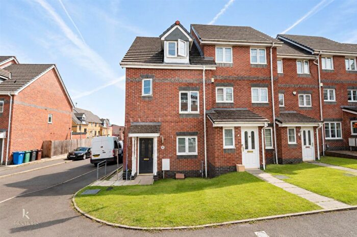 4 Bedroom Town House For Sale In Sims Close, Ramsbottom, BL0