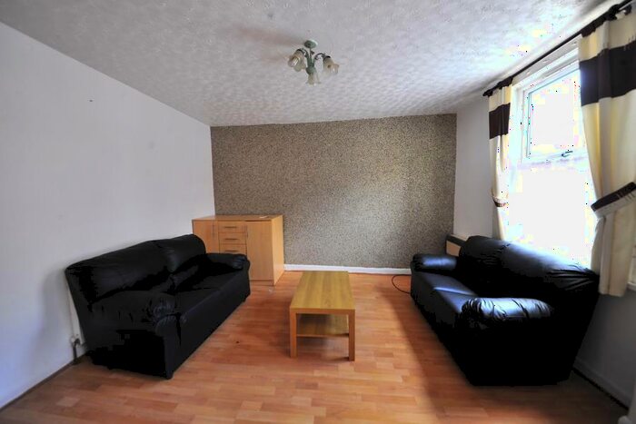 2 Bedroom Terraced House To Rent In Kelsall Grove, Hyde Park, Leeds, LS6