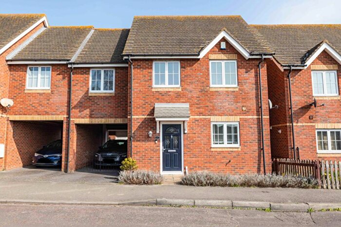 3 Bedroom Link Detached House For Sale In Lower Road, Faversham, ME13