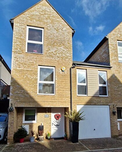 3 Bedroom Town House For Sale In Brunel Way, Havant, Hampshire, PO9