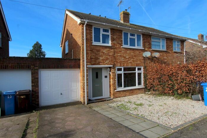 3 Bedroom Semi-Detached House To Rent In Highview Close, Boughton-Under-Blean, Faversham, ME13